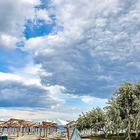 Hotel Black Sea 1 By R S